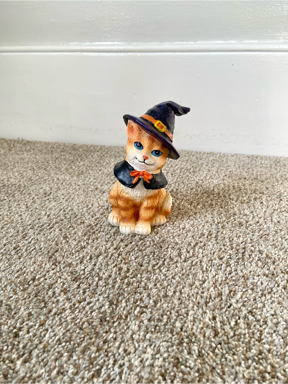 Collections Etc Halloween Cat Figurines Set of 4 Costume Witch Devil Vampire - Picture 8 of 15